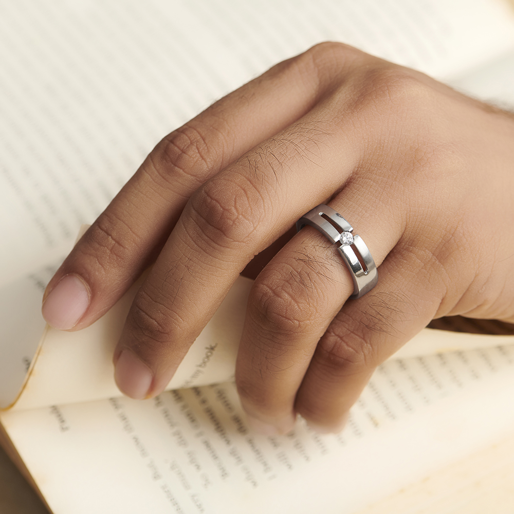 

Refined 950 Platinum Band Ring