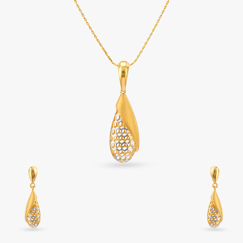 Bloom Honeycomb Gold Pendant and Earrings Set