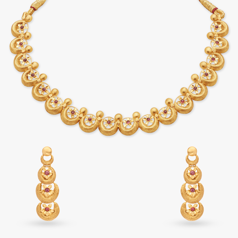 

Touch of Heritage Necklace Set