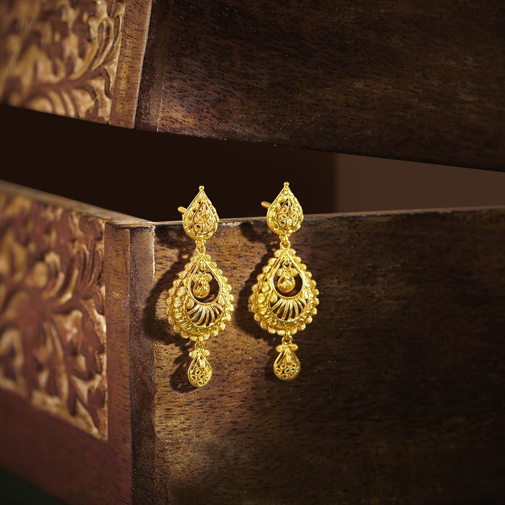 

Captivating Floral Gold Drop Earrings