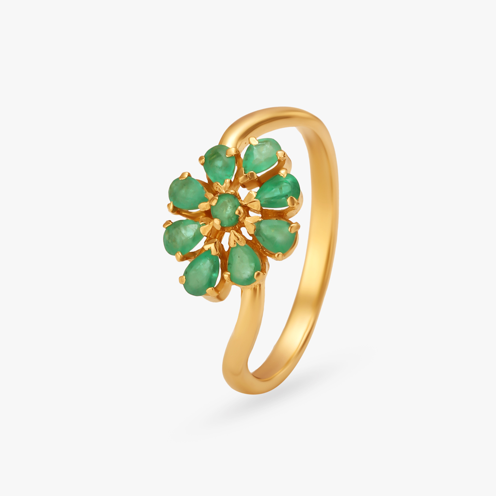

Floral Emerald Finger Ring