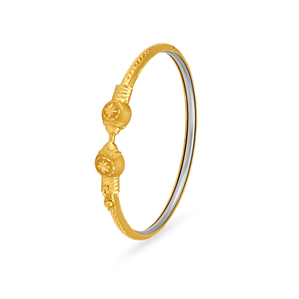 

Aesthetic Gold Bangle