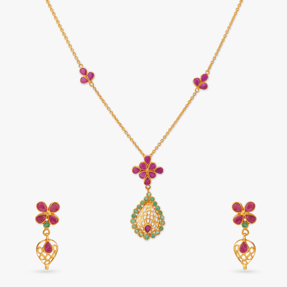 

Majestic Gold Pendant with Chain and Earrings Set