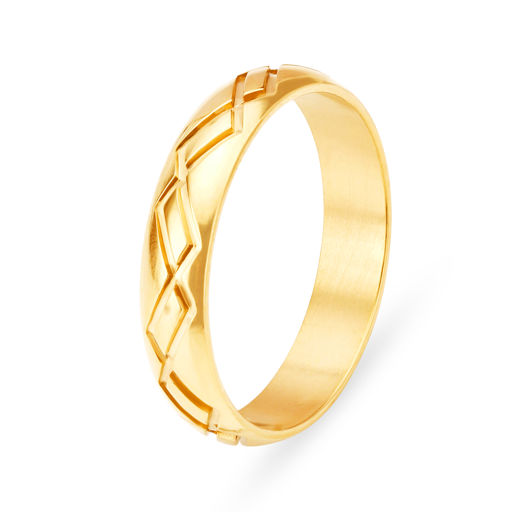 Lustrous 22 Karat Gold Zig-Zag Patterned Ring