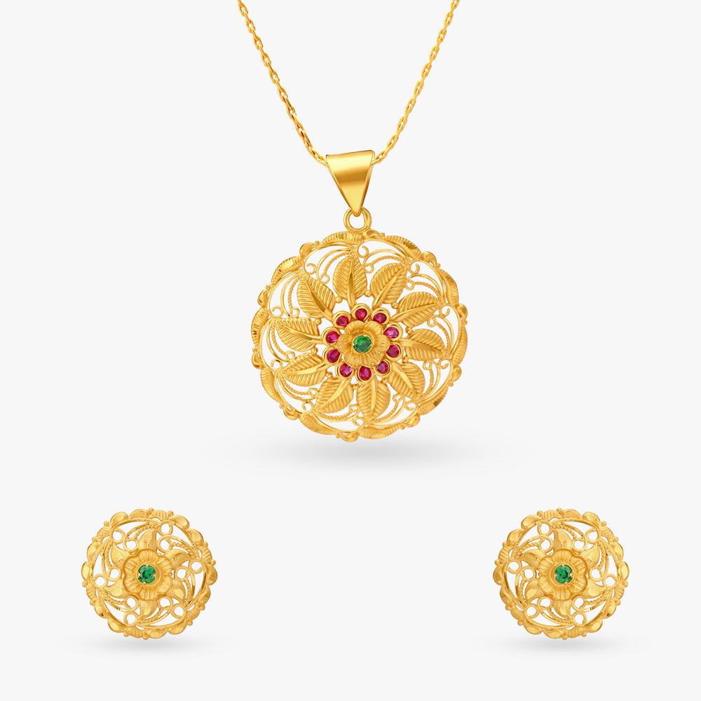 Leaf Gold Pendant and Earrings Set
