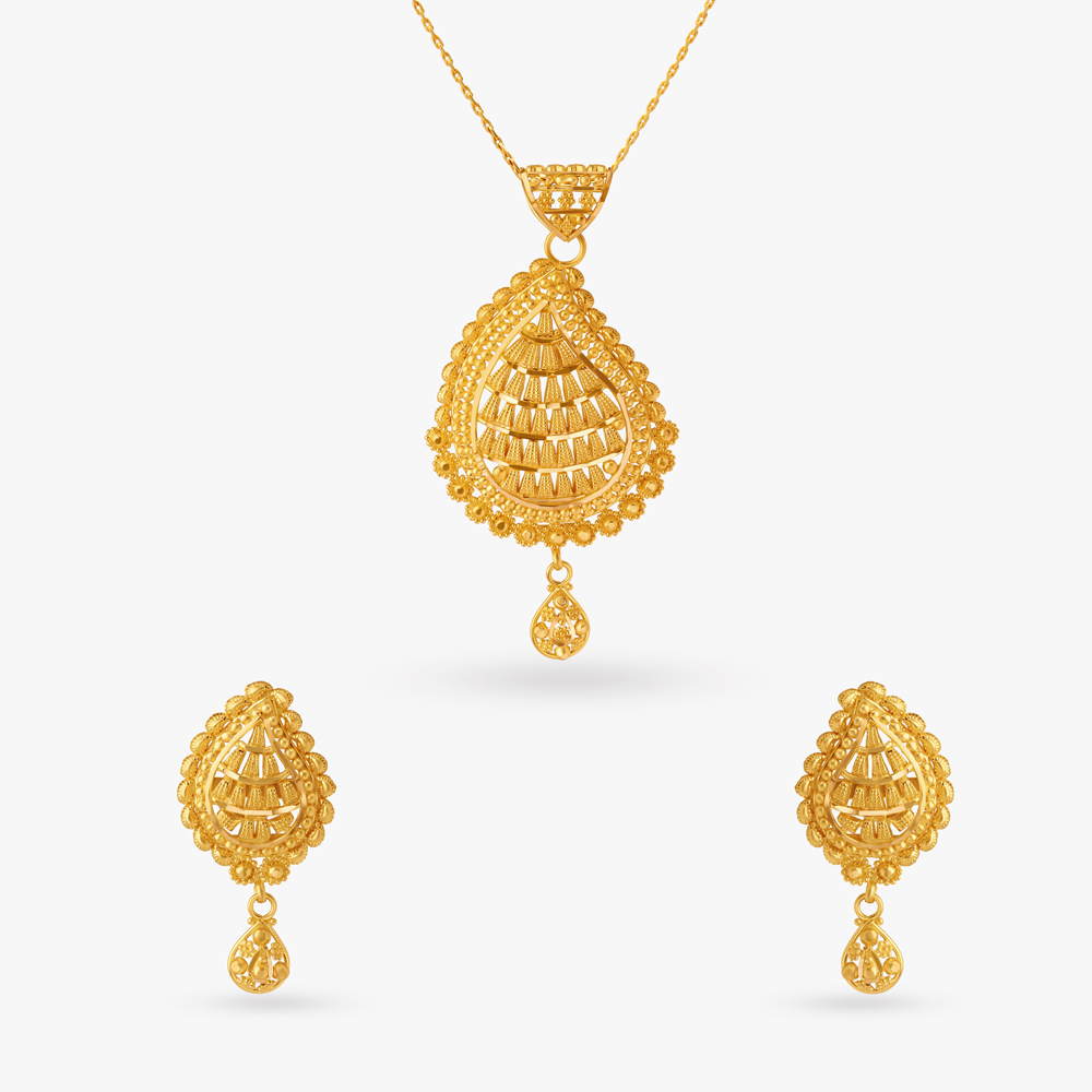 

Subtle Glamour Pendant and Earrings Set
