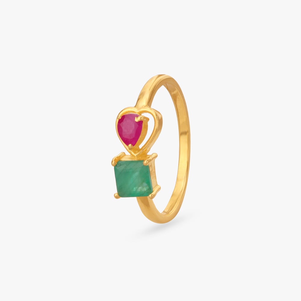 Chic Playful Emerald Finger Ring
