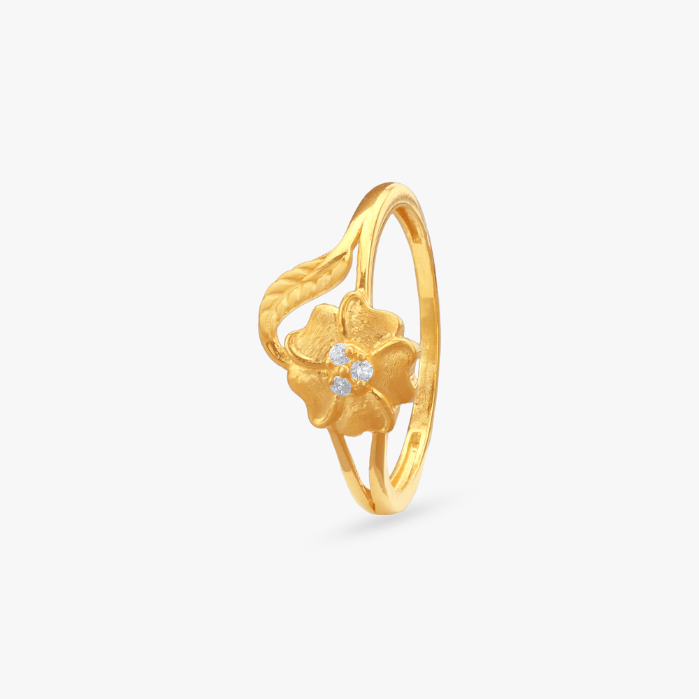 Floral Touch Gold Finger Ring