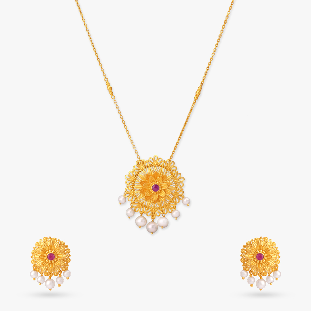 Charming Bloom Gold Pendant with Chain and Earrings Set