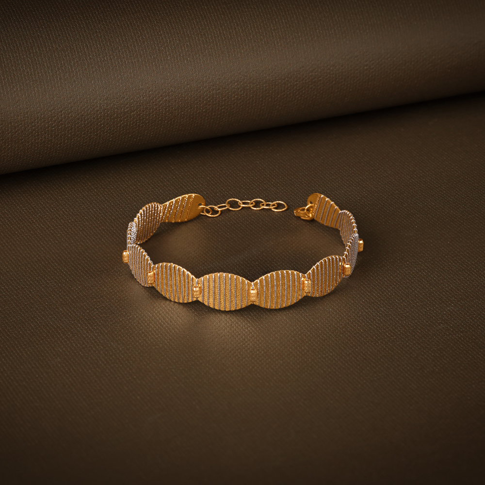Glam Wave Gold Bangle