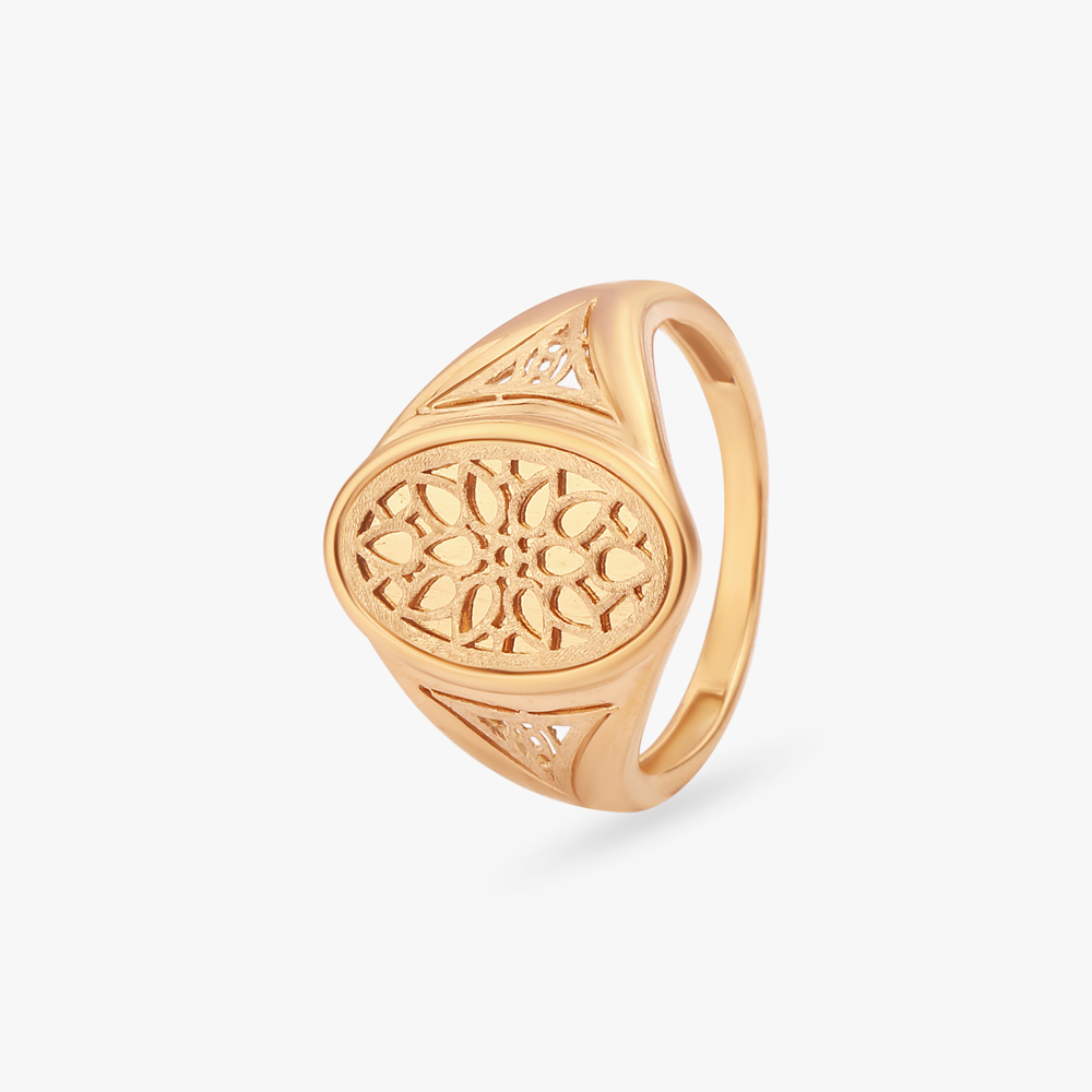 Signet Foliage Gold Finger Ring