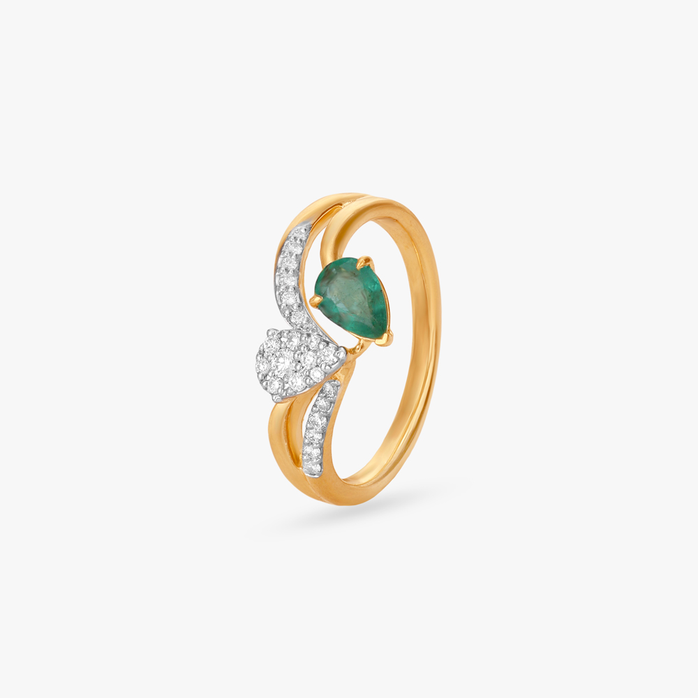 Verdant Glow Diamond Finger Ring