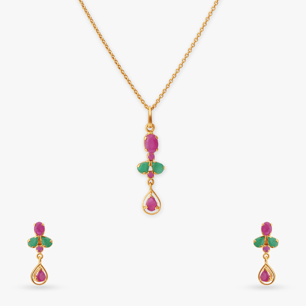 

Vibrant Pendant With Chain And Earrings Set
