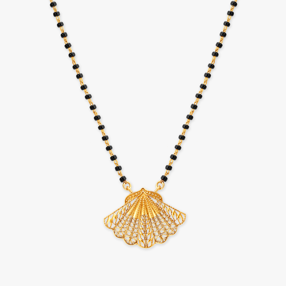 

Shell-Shaped Gold Mangalsutra