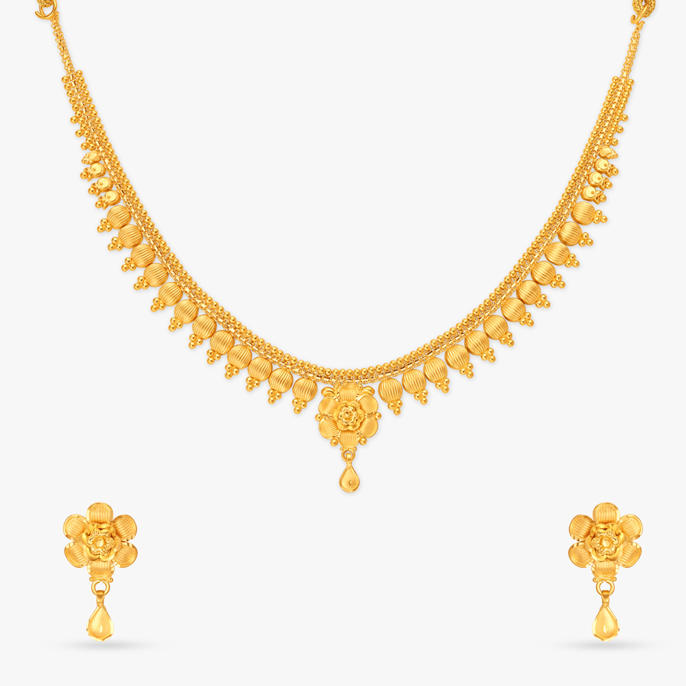 

Reminiscent Of Royalty Necklace Set