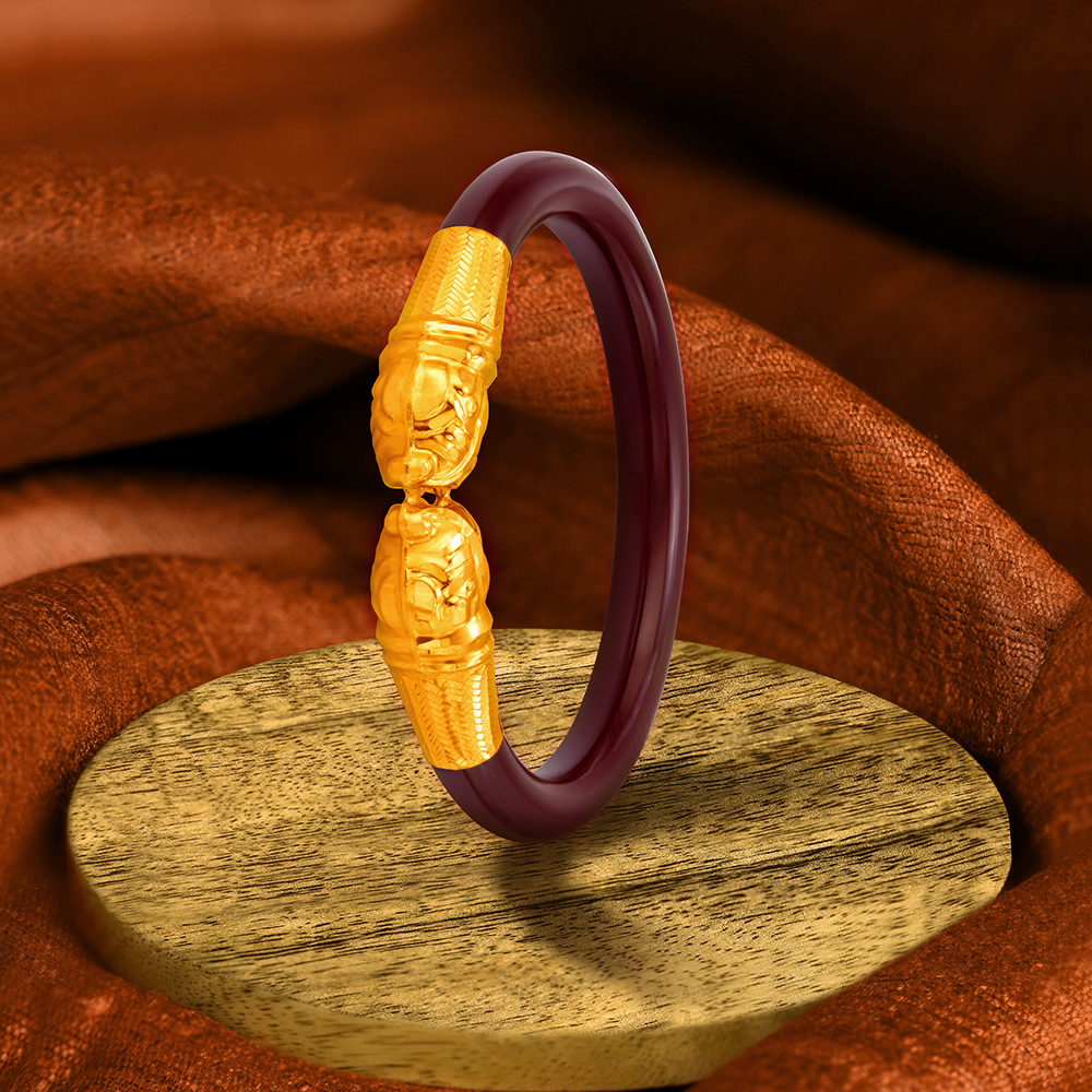 Graceful Gold Pola Bangle