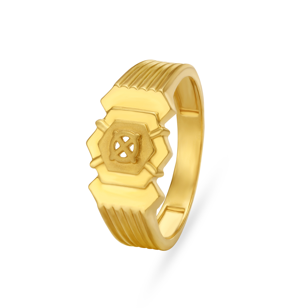 Helm Wheel Motif Gold Finger Ring For Men