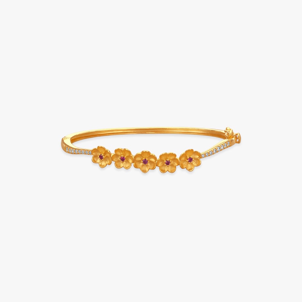 Floral Line Gold Bangle