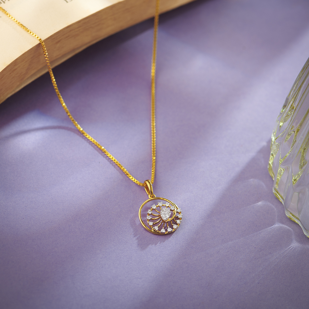 

Sublime Gold and Diamond Pendant