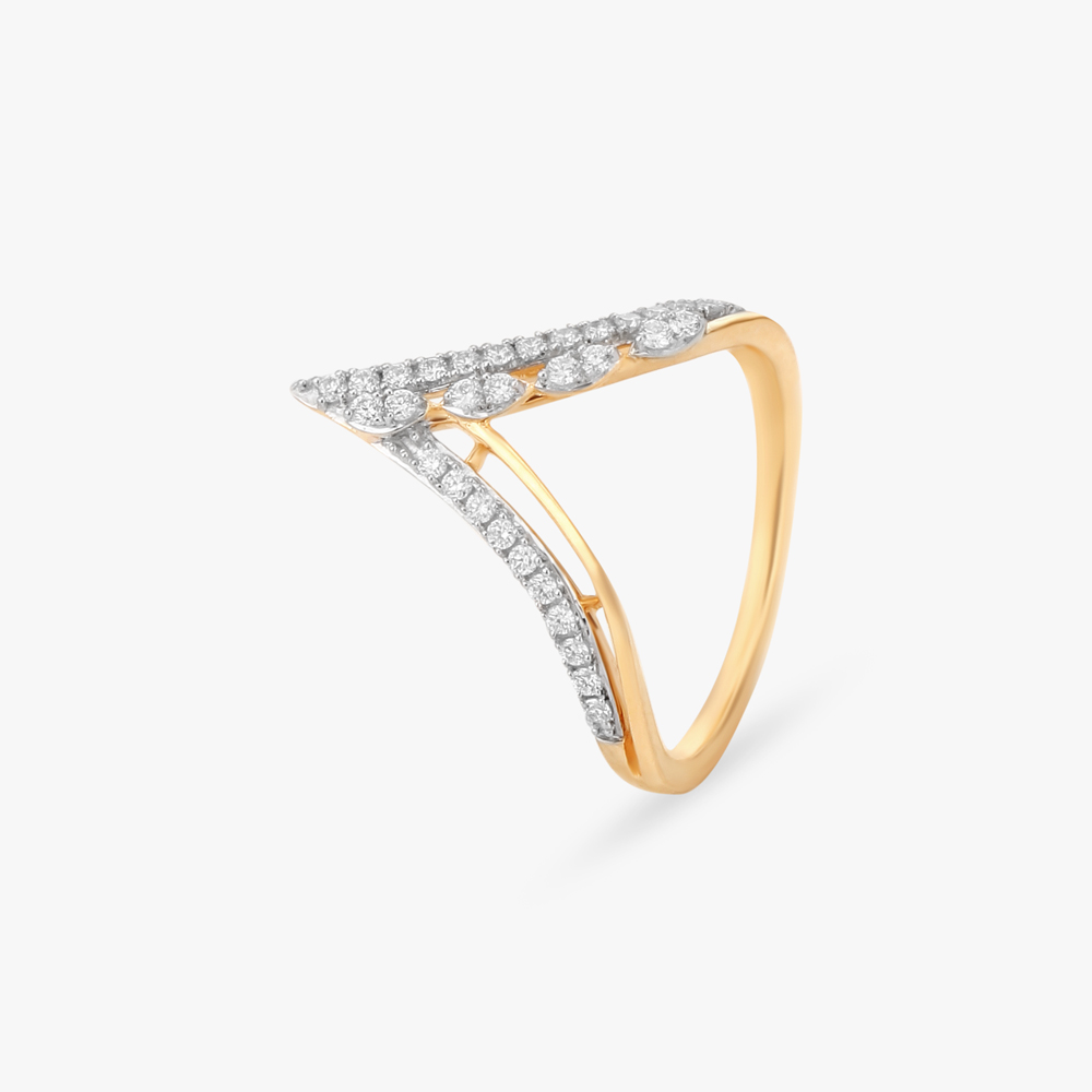 Pinnacle Shine Diamond Finger Ring