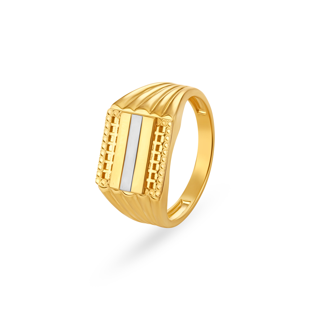

Glamorous Ridged Gold Ring for Men