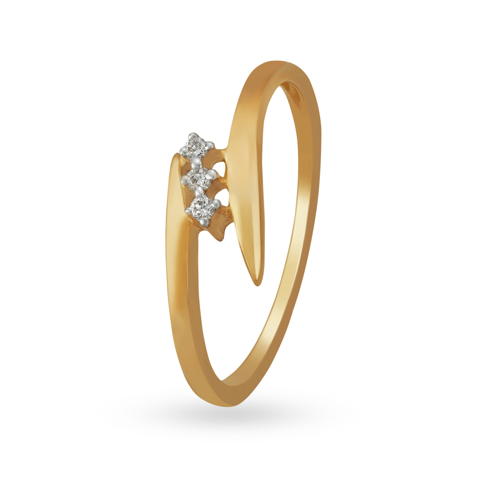 Sleek Line Pattern 3 Stone Diamond Ring
