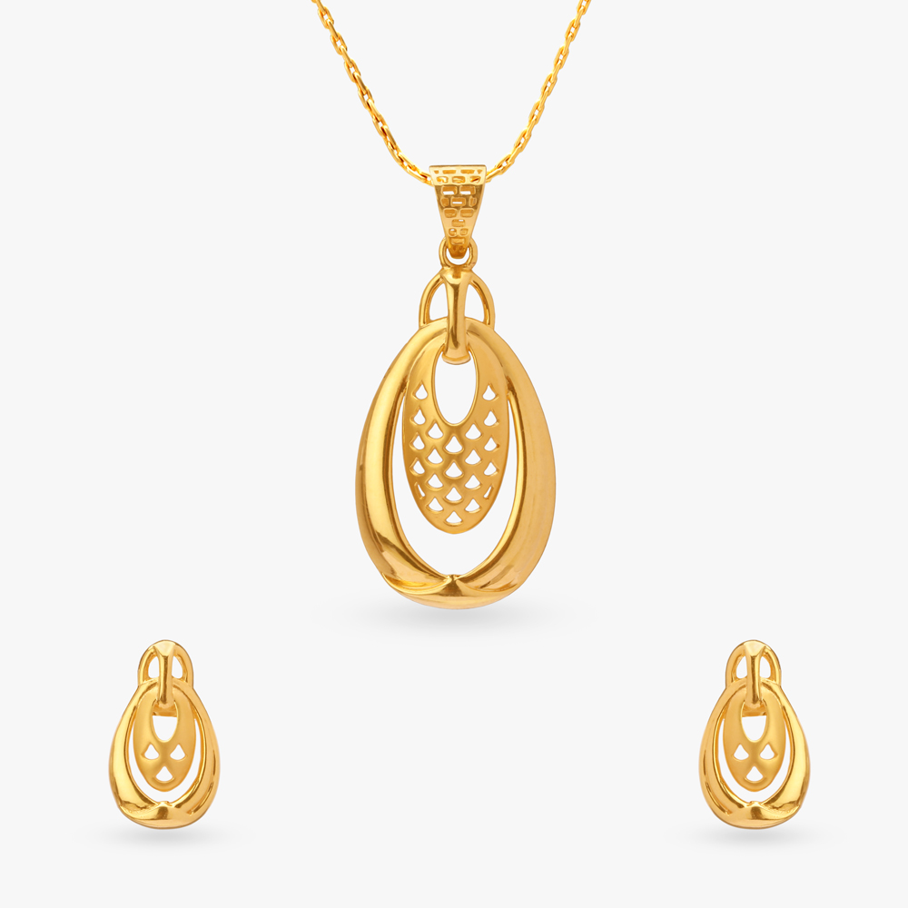Elegant Oval Gold Pendant and Earrings Set