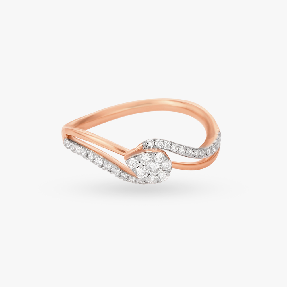 

Graceful Swirling Diamond Finger Ring