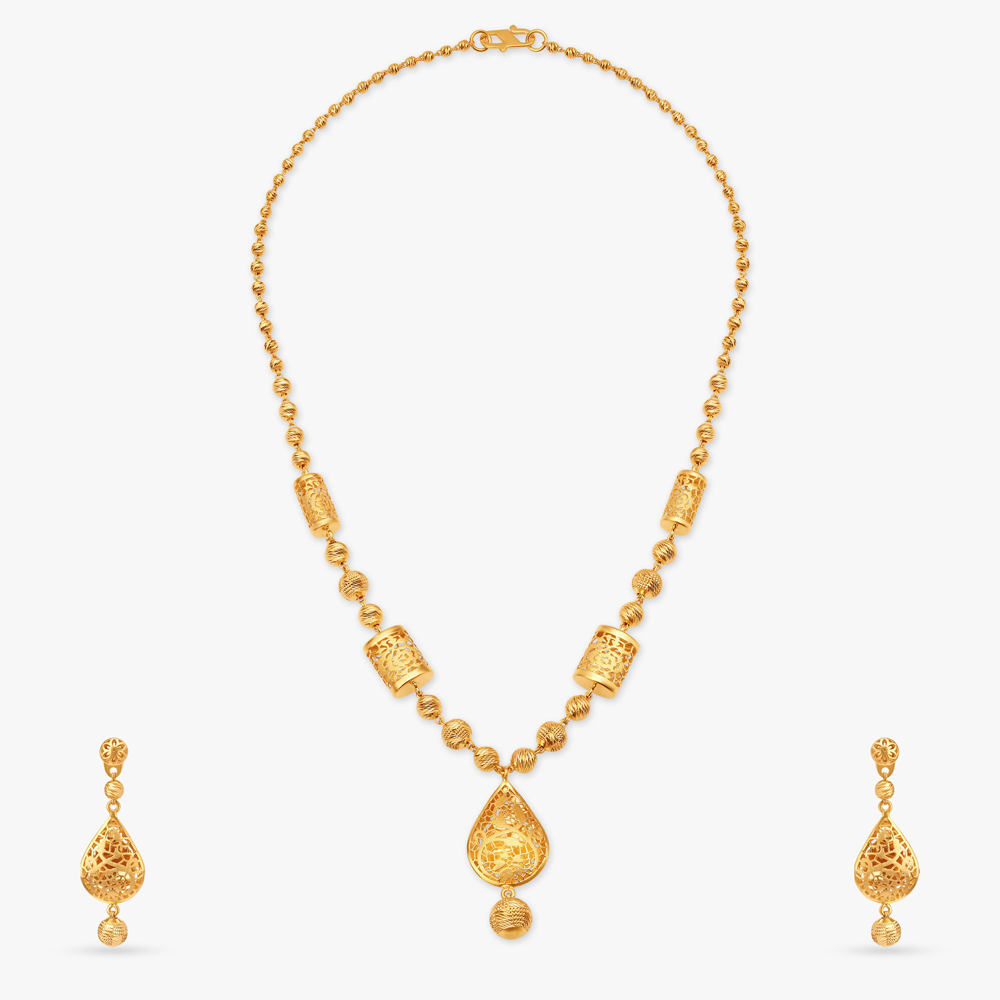 Glamorous Gilt Necklace Set