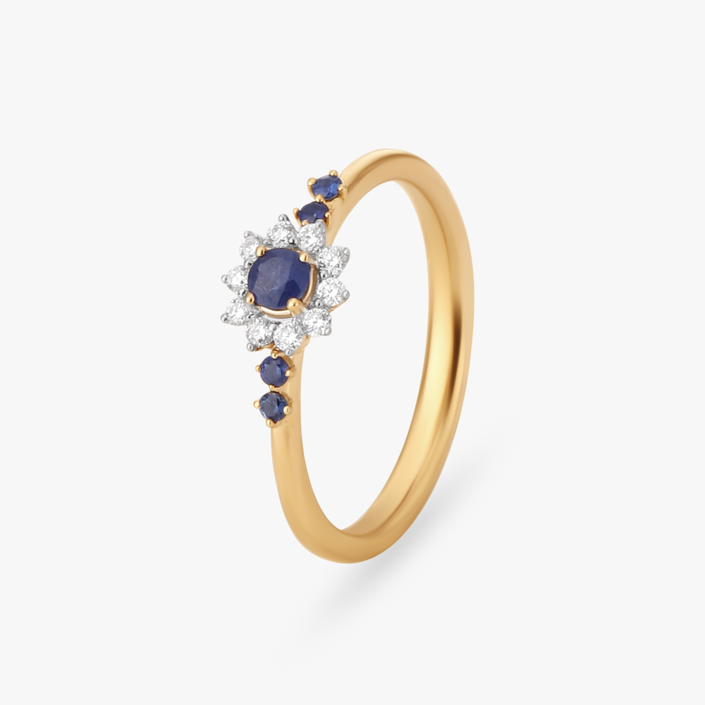 

Midnight Blooms Diamond Finger Ring