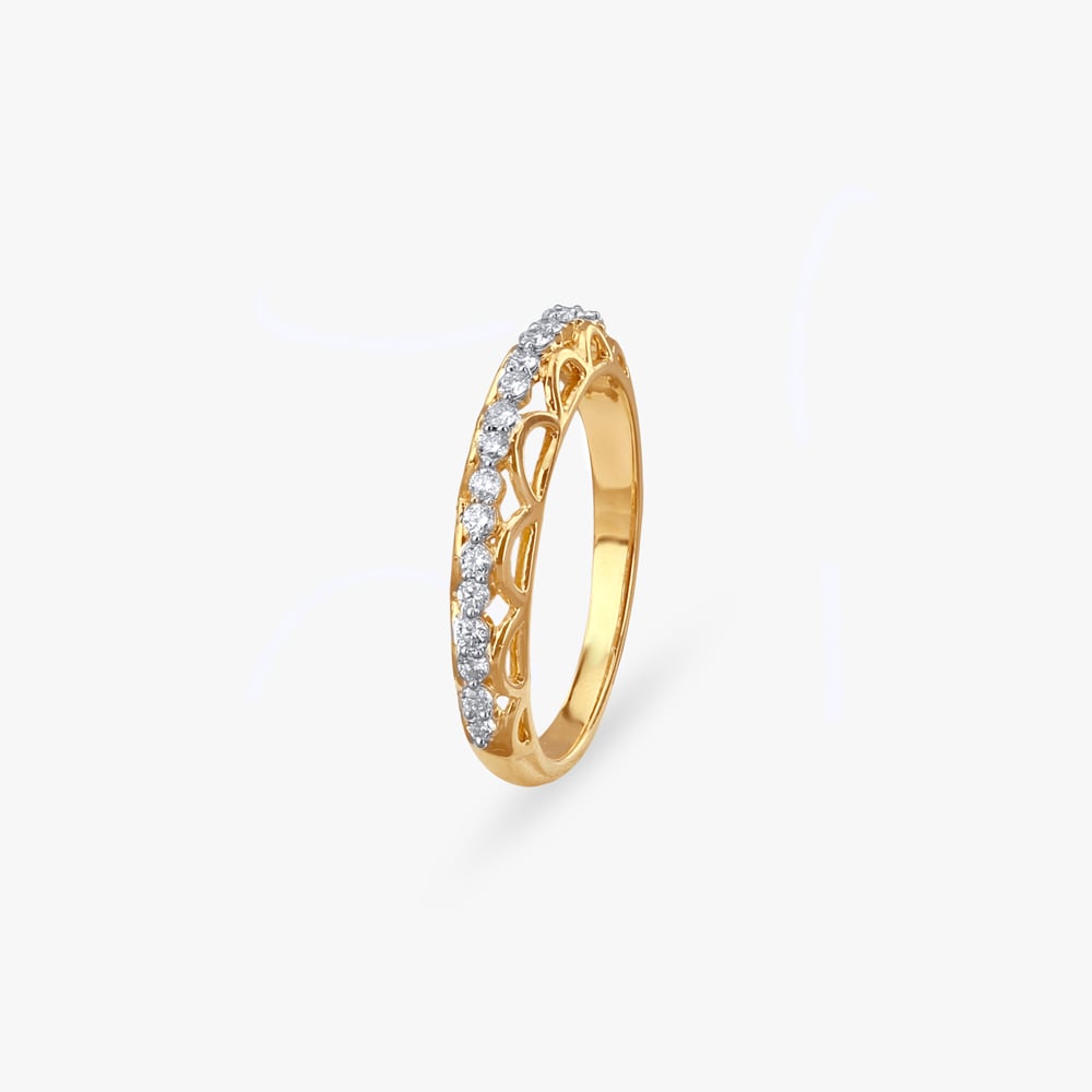 Scalloped Shine Diamond Ring