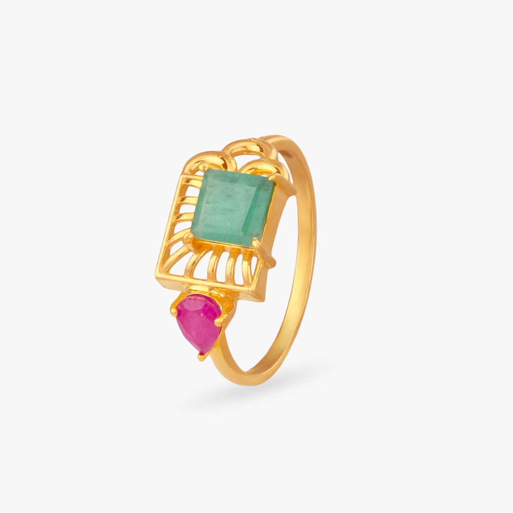 Trendy Bold Emerald Finger Ring