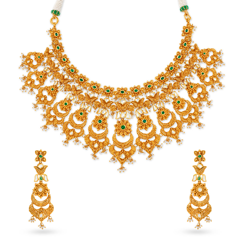 Ornate Gold Necklace Set for the Indian Bride