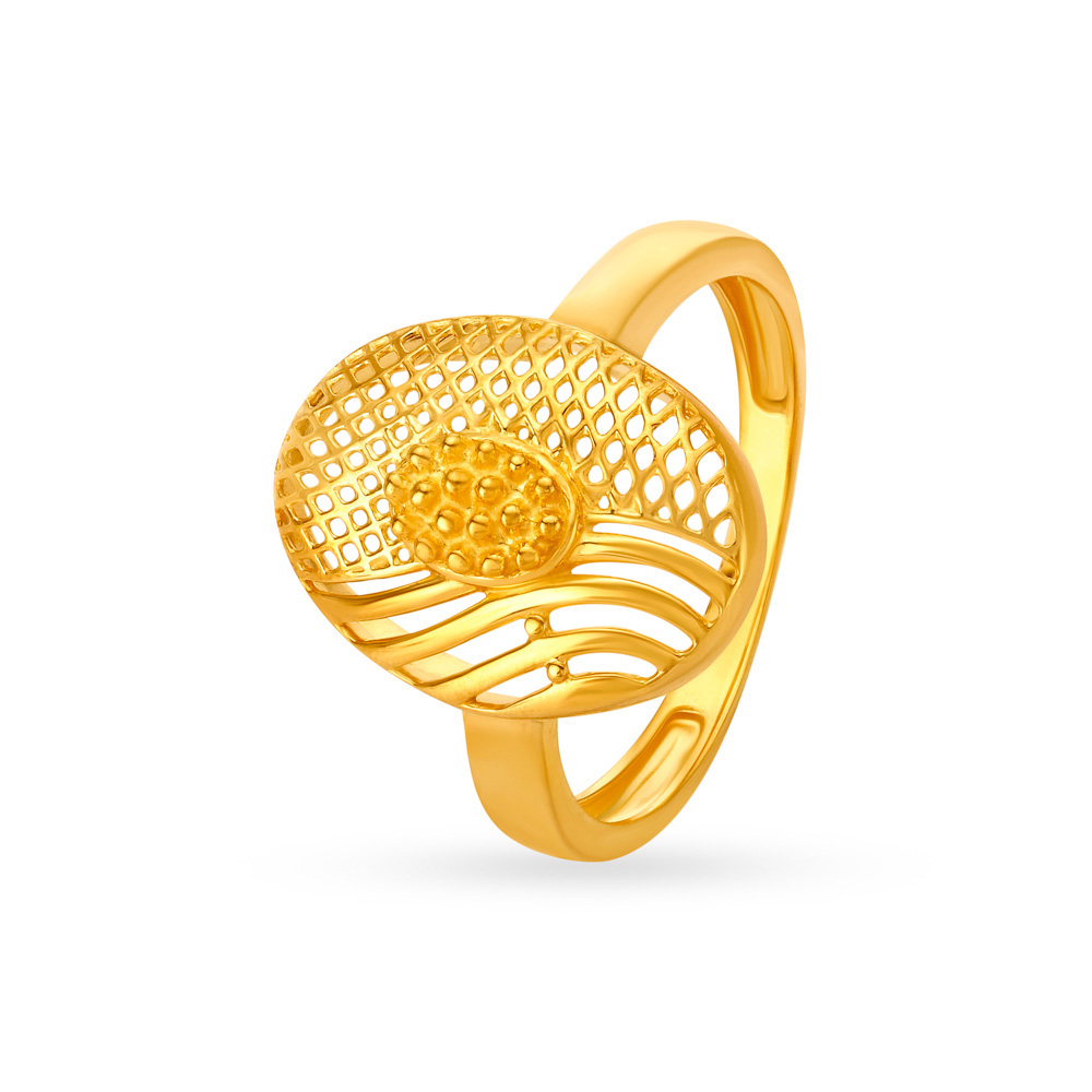Alluring Yellow Gold Oval Finger Ring