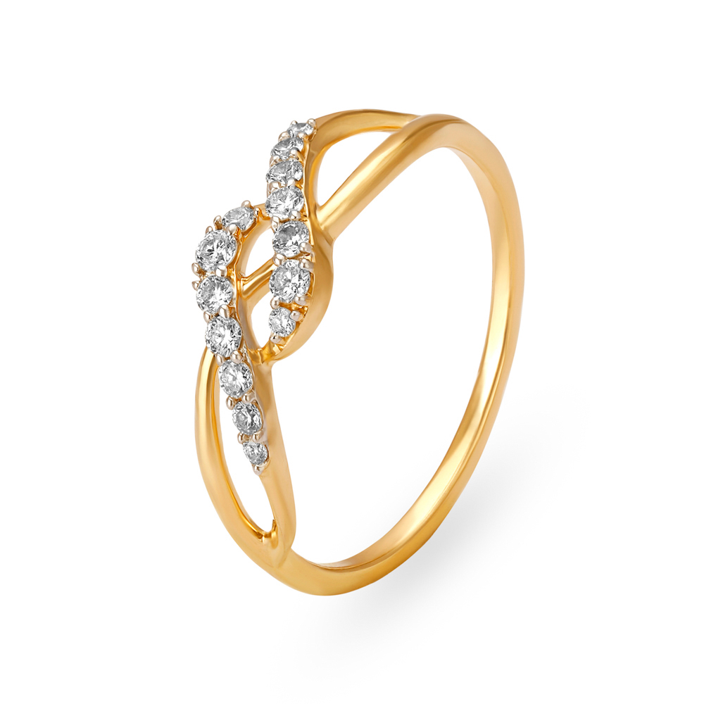 Elegant Swirling Diamond Ring
