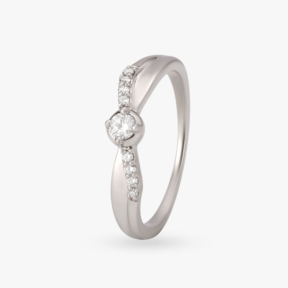 Gracious Diamond Finger Ring