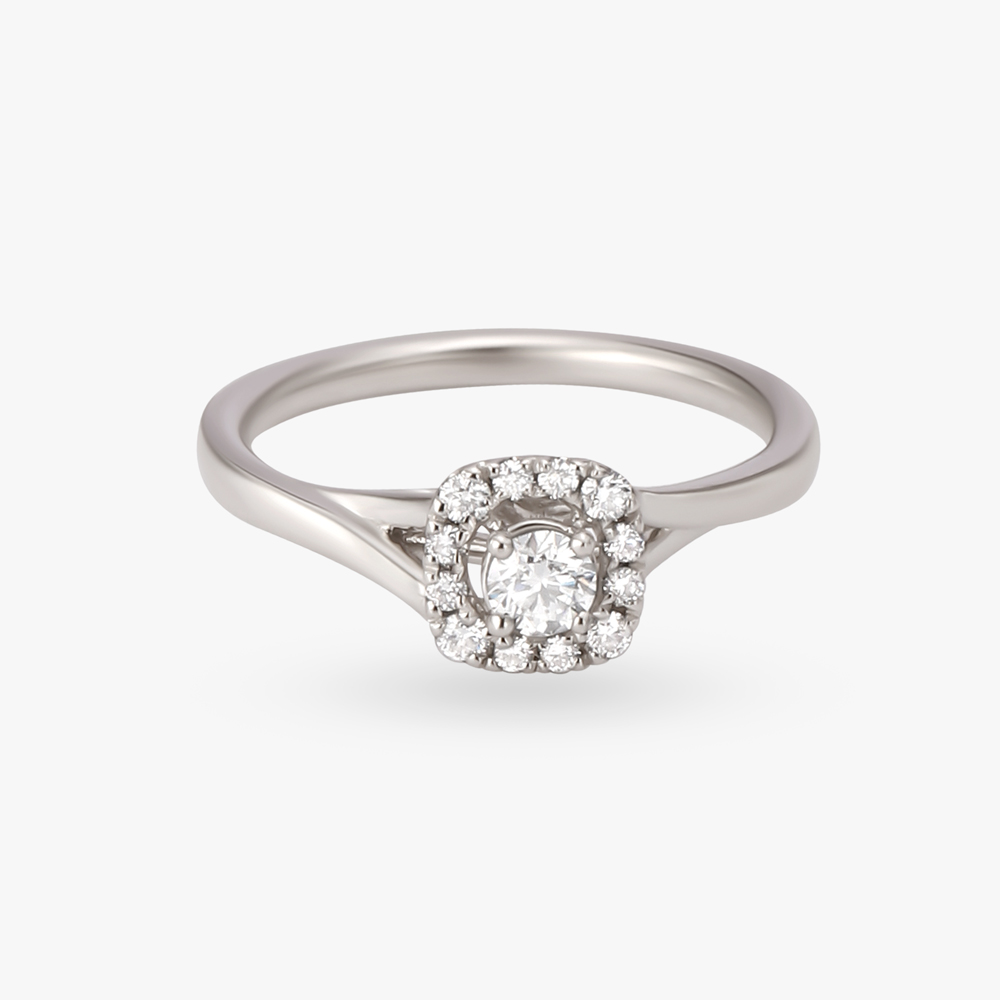 

Chic Diamond Finger Ring