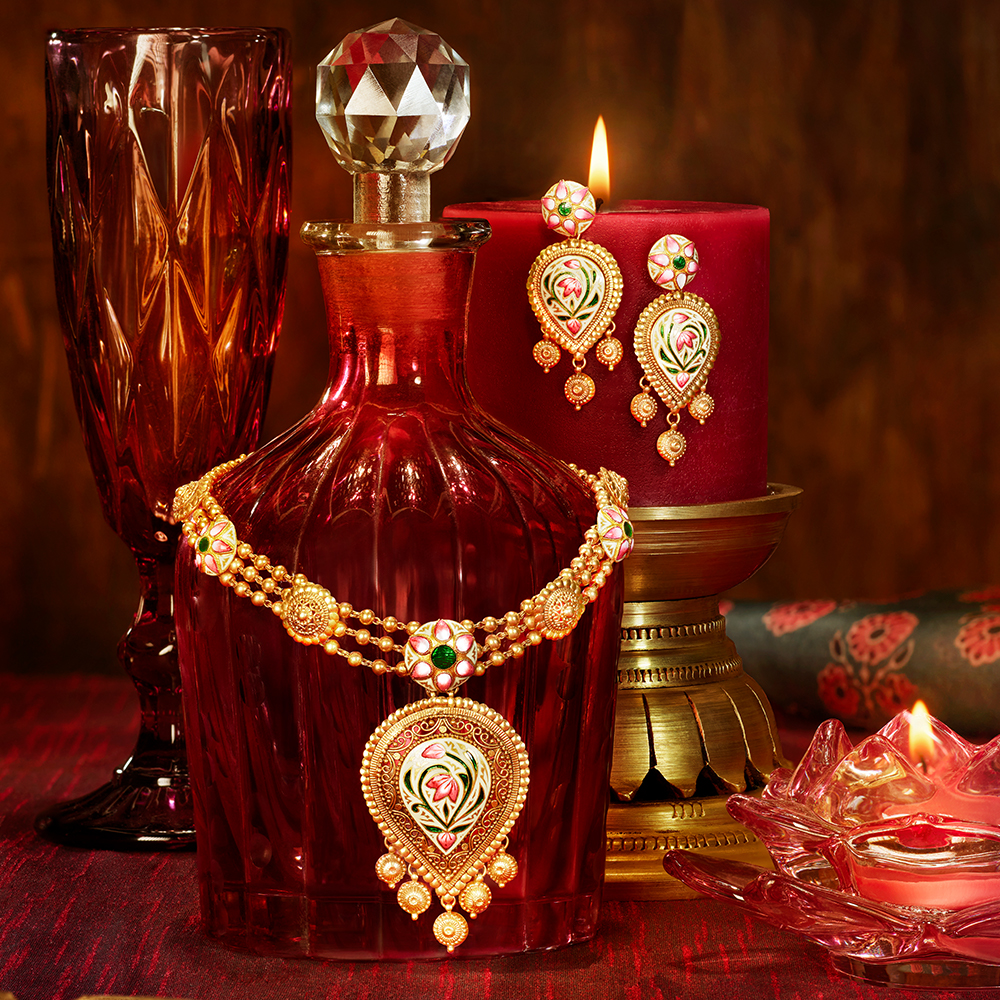 

Madhura Pushkar Necklace Set