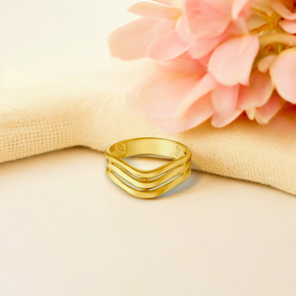 

Stylish 22 Karat Yellow Gold Wave Patterned Finger Ring