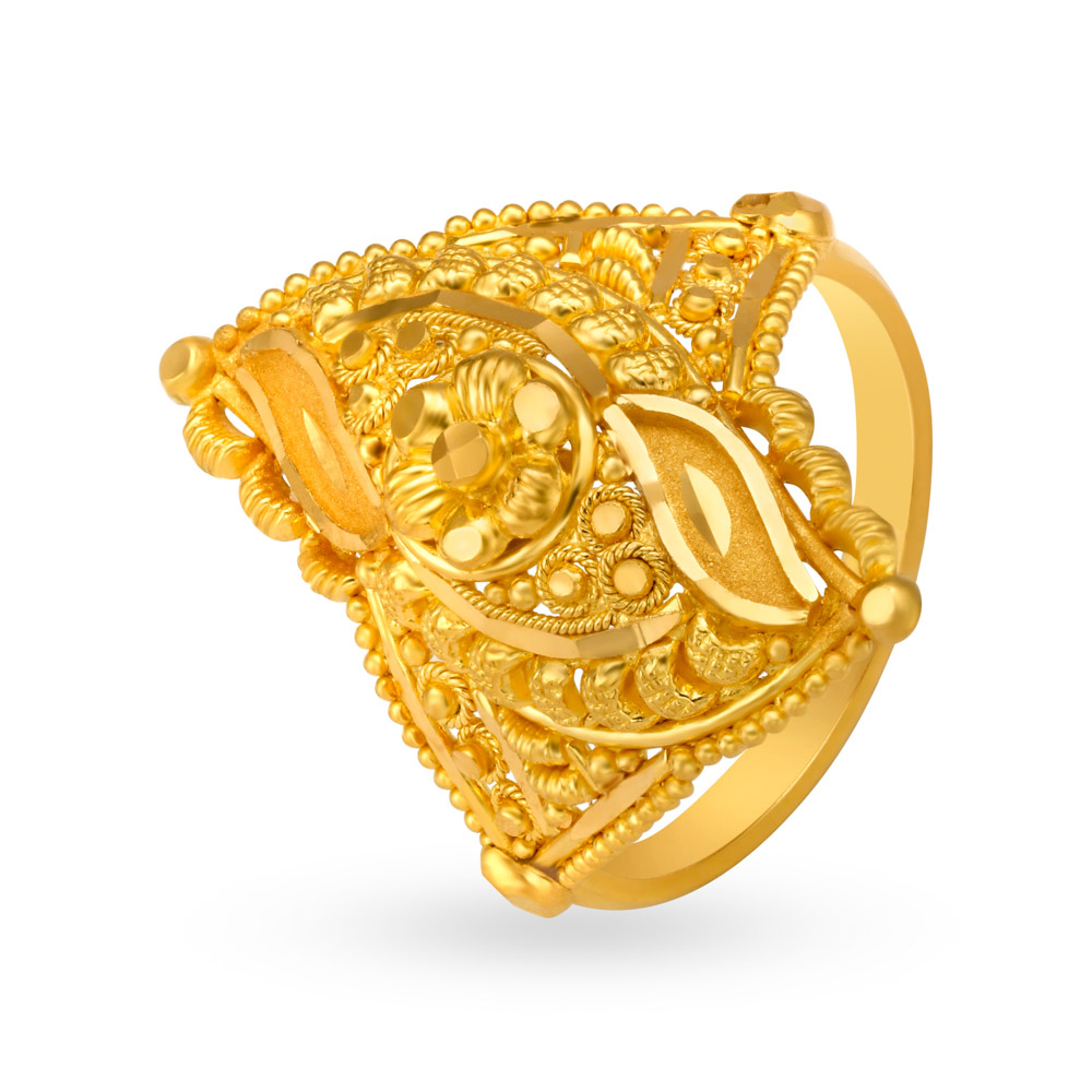 Enchanting Rhombic Gold Finger Ring