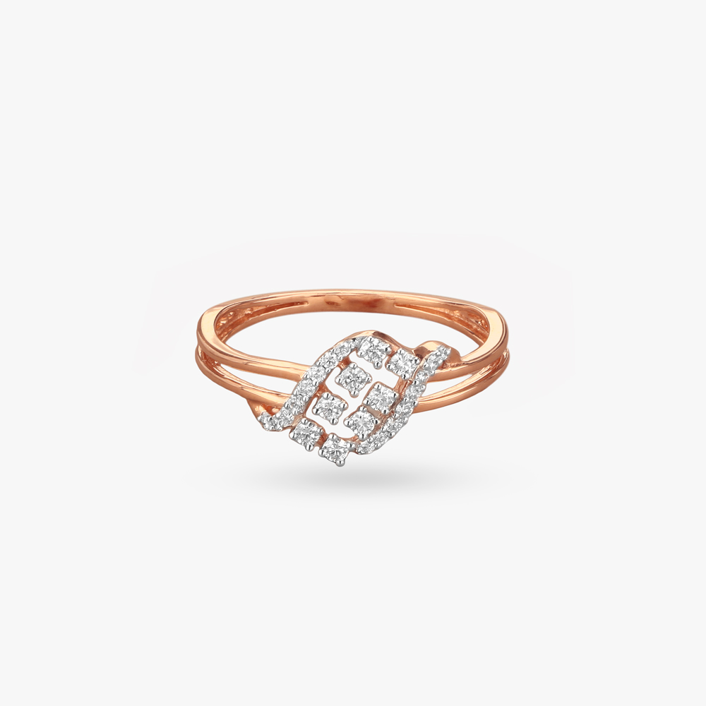 

Radiant Twist Diamond Finger Ring