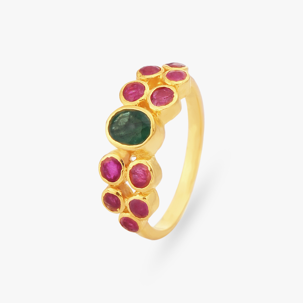 Opulent Gold Finger Ring