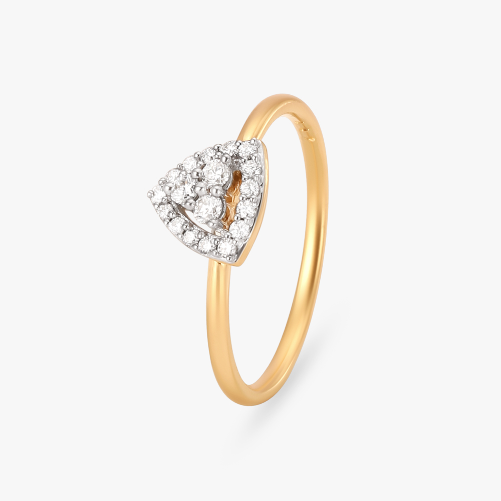 Tranquil Diamond Finger Ring