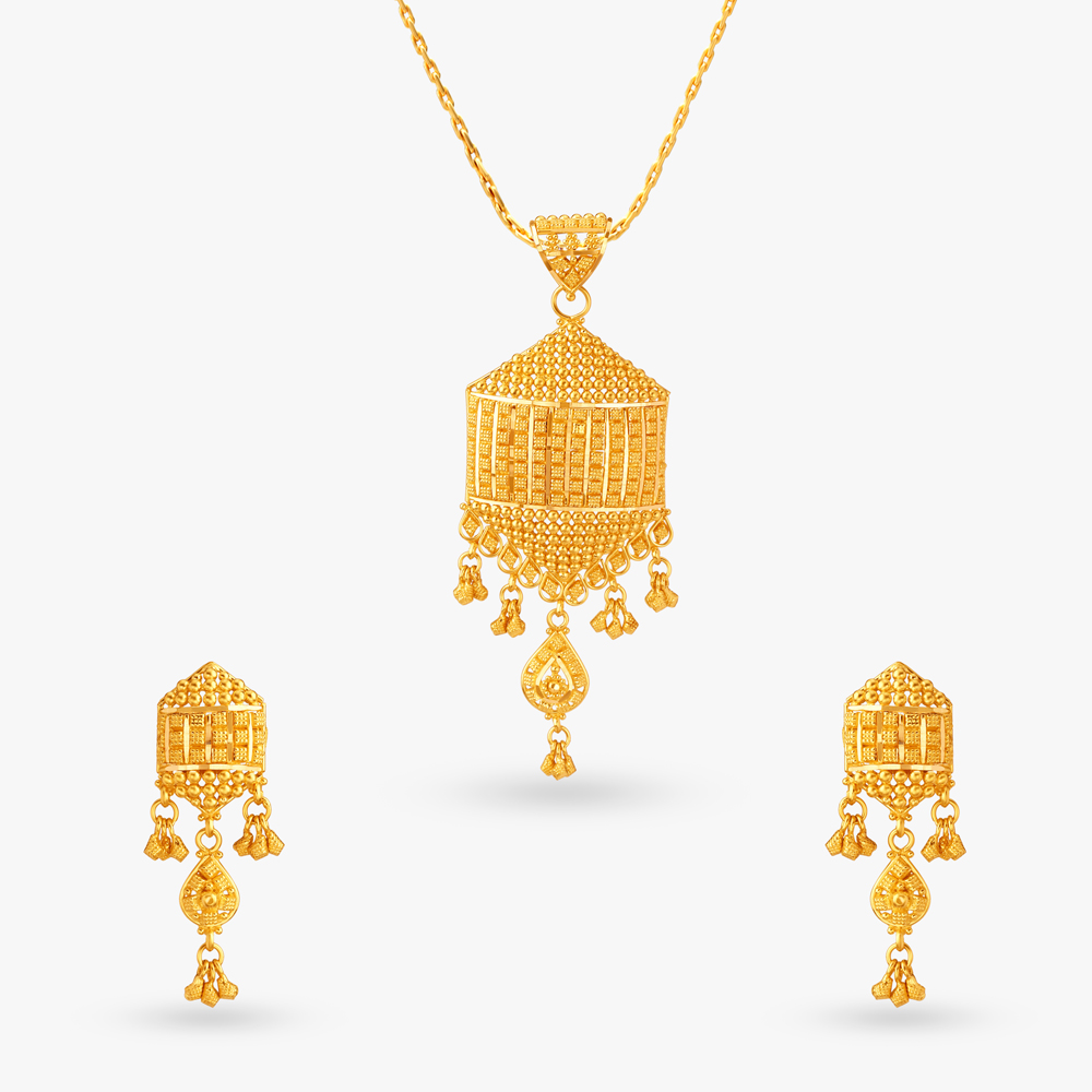 

Sublime Gold Pendant and Earrings Set