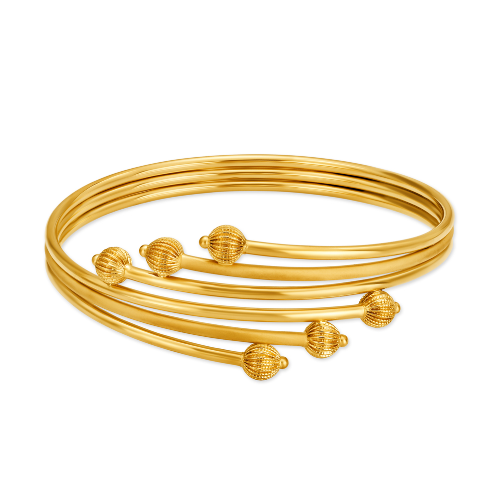 Striking Gold Bangle
