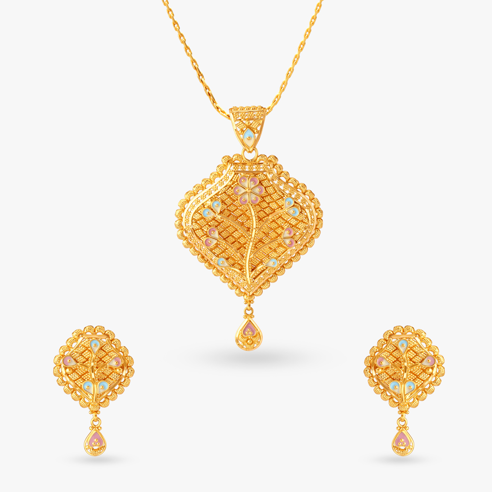 

Cascade Gold Pendant and Earrings Set
