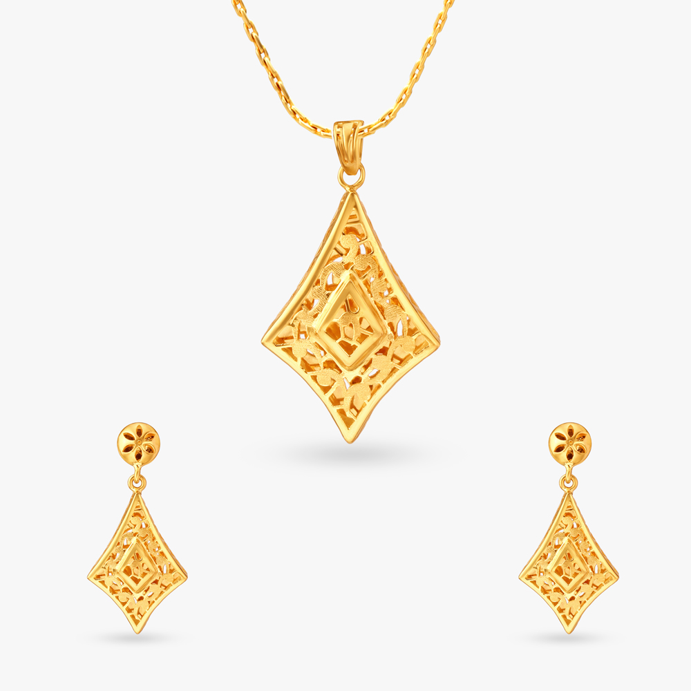 Splendid Gold Pendant and Earrings Set