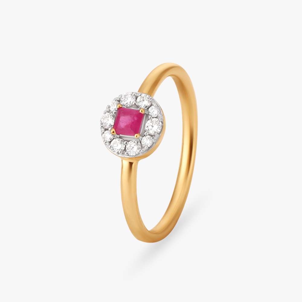Regal Radiance Diamond Finger Ring