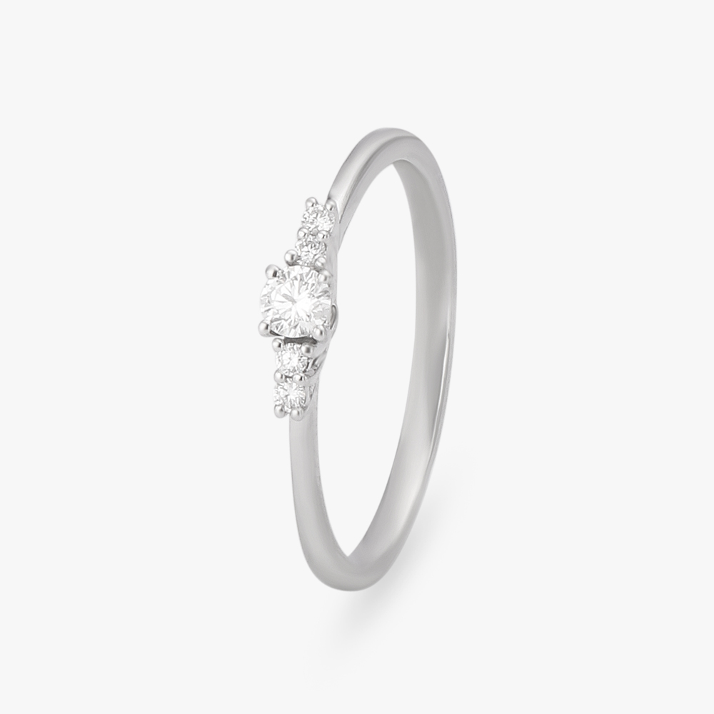 Shimmering Diamond Finger Ring