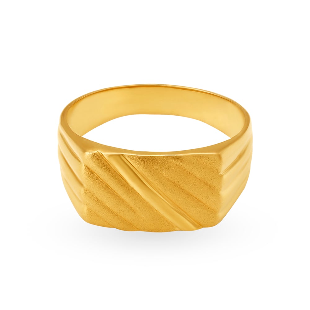 

Intriguing 22 Karat Yellow Gold Ridged Pattern Finger Ring